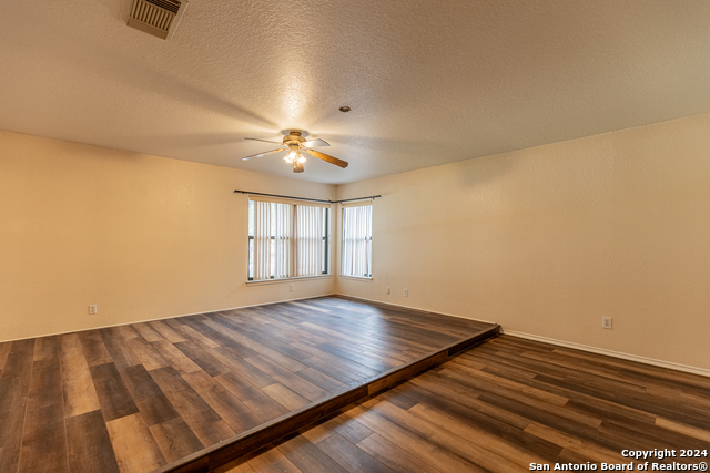 Image 7 of 31 For 7910 Lattimer Pond