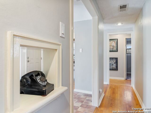 Image 11 of 36 For 1939 Lawndale Drive E