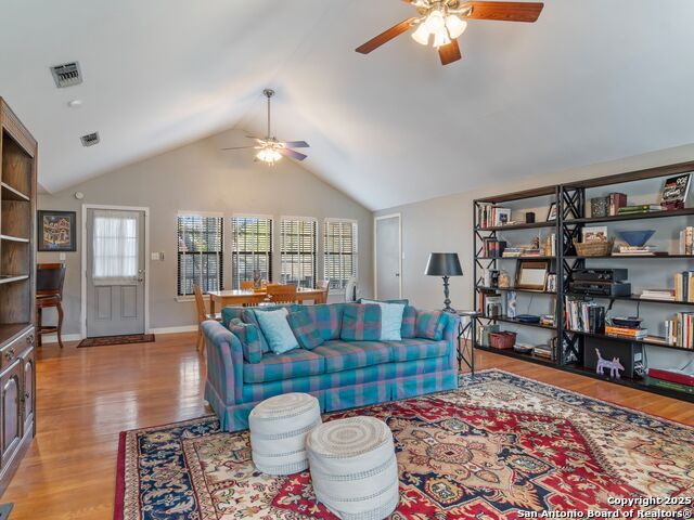 Image 20 of 36 For 1939 Lawndale Drive E