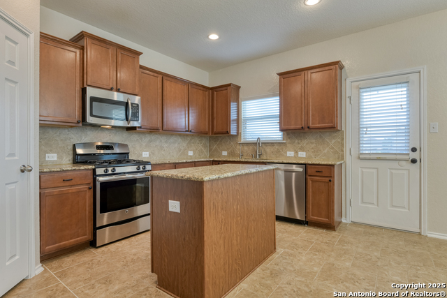 Image 21 of 42 For 116 Summer Tanager