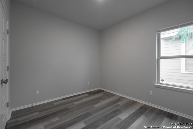 Image 18 of 24 For 7706 Chatham Pl