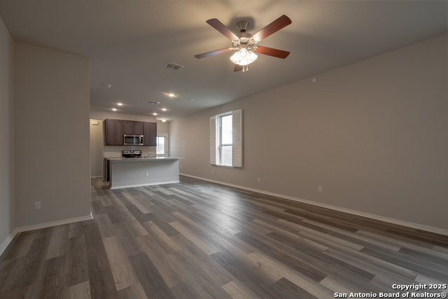 Image 4 of 24 For 7706 Chatham Pl