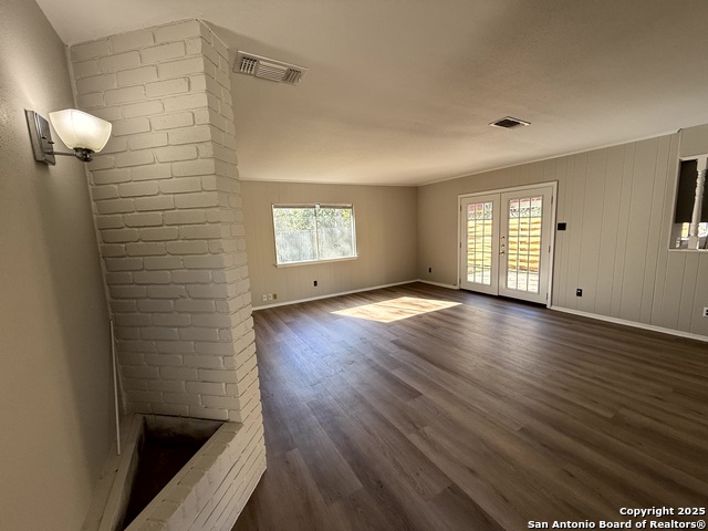 Image 3 of 11 For 14158 Swallow Dr