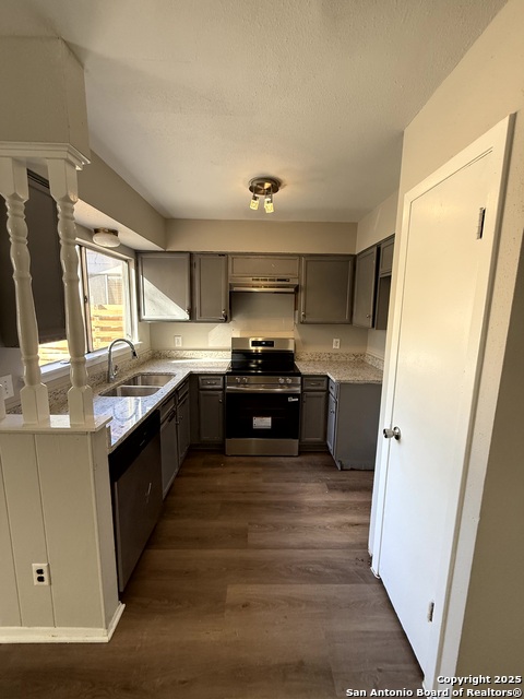 Image 5 of 11 For 14158 Swallow Dr