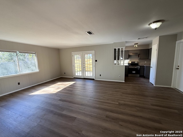 Image 6 of 11 For 14158 Swallow Dr