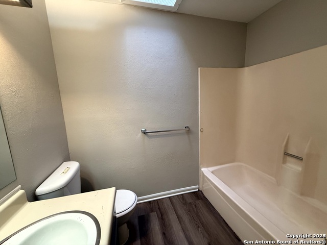 Image 7 of 11 For 14158 Swallow Dr