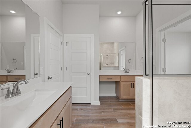 Listing photo id 10 for 1326 Red Fox