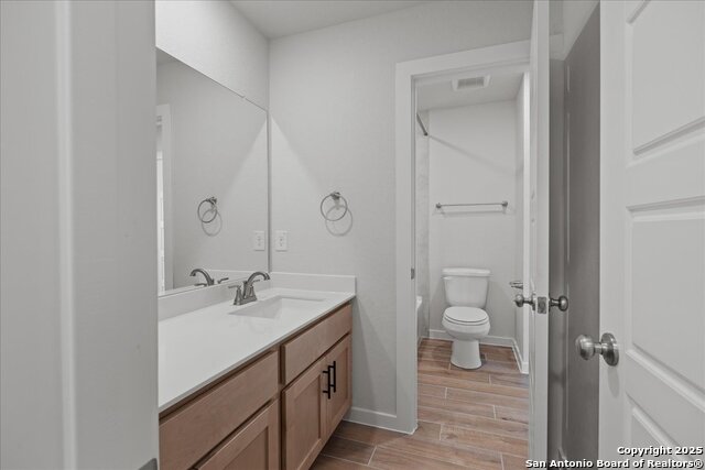 Listing photo id 12 for 1326 Red Fox