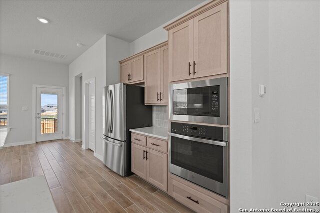 Listing photo id 4 for 1326 Red Fox