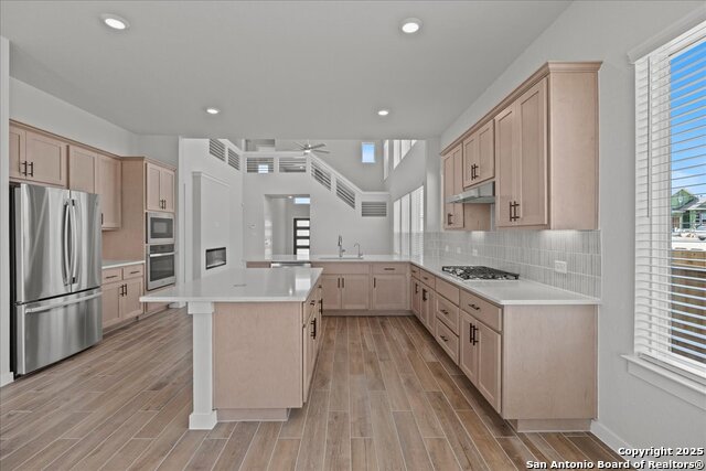 Listing photo id 6 for 1326 Red Fox