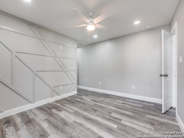 Image 12 of 21 For 930 Schley Ave