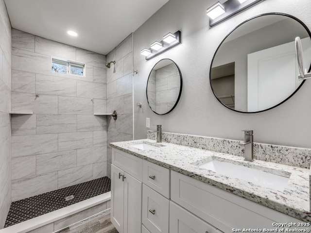 Image 14 of 21 For 930 Schley Ave