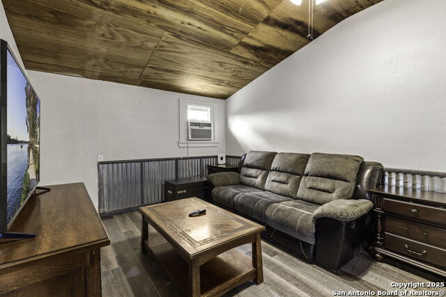 Image 26 of 36 For 771 Hillje