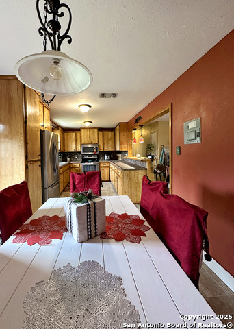 Image 16 of 29 For 805 Anderson E