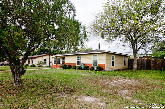 Image 4 of 29 For 805 Anderson E