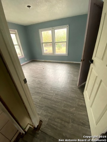 Listing photo id 2 for 1370 Mill  