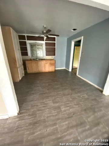 Listing photo id 3 for 1370 Mill  