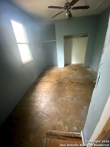 Listing photo id 4 for 1370 Mill  