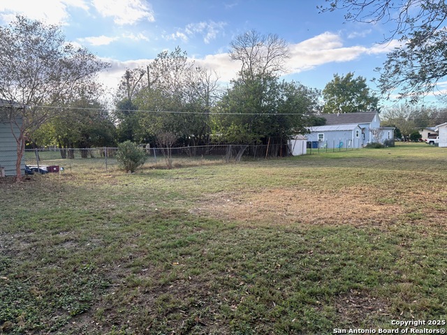 Listing photo id 6 for 1370 Mill  