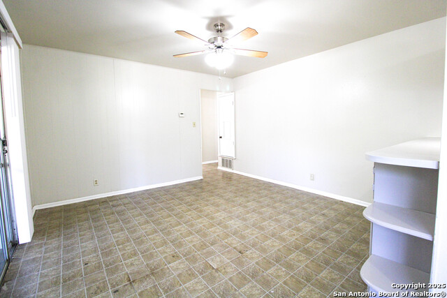 Image 10 of 38 For 10906 Lands Run