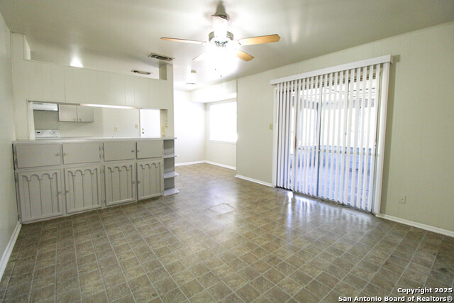 Image 12 of 38 For 10906 Lands Run