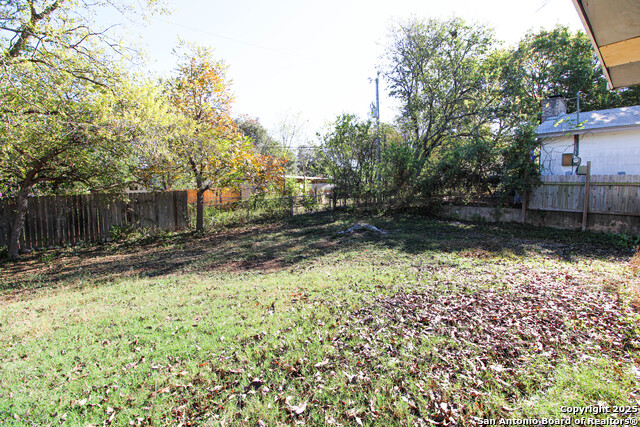 Image 17 of 38 For 10906 Lands Run