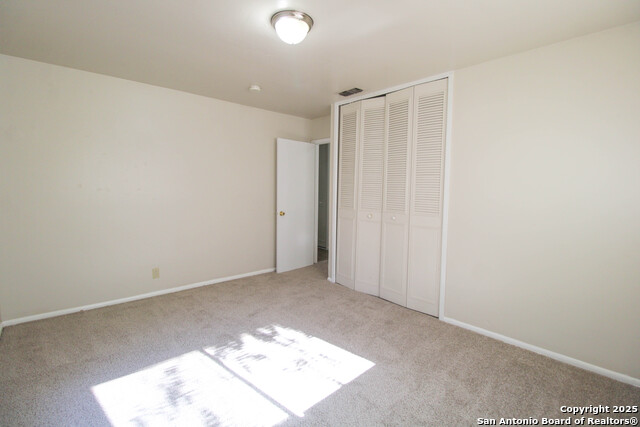 Image 21 of 38 For 10906 Lands Run