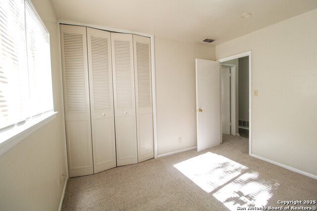 Image 26 of 38 For 10906 Lands Run