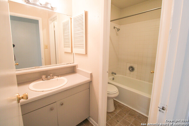 Image 29 of 38 For 10906 Lands Run