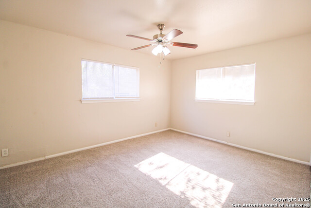 Image 32 of 38 For 10906 Lands Run