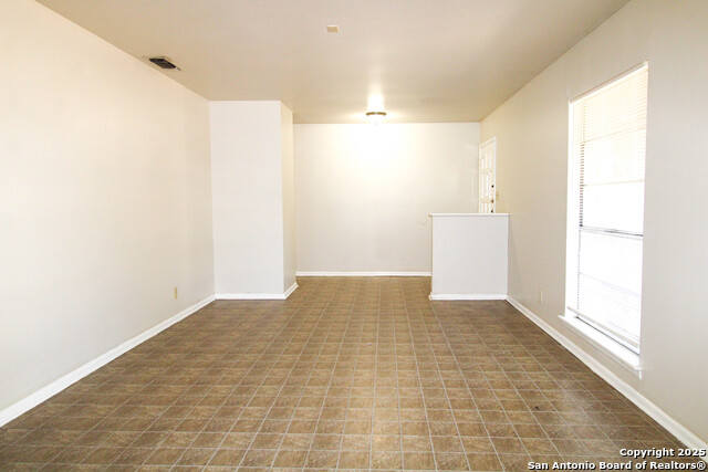 Image 4 of 38 For 10906 Lands Run