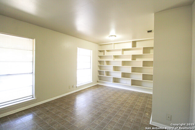 Image 6 of 38 For 10906 Lands Run