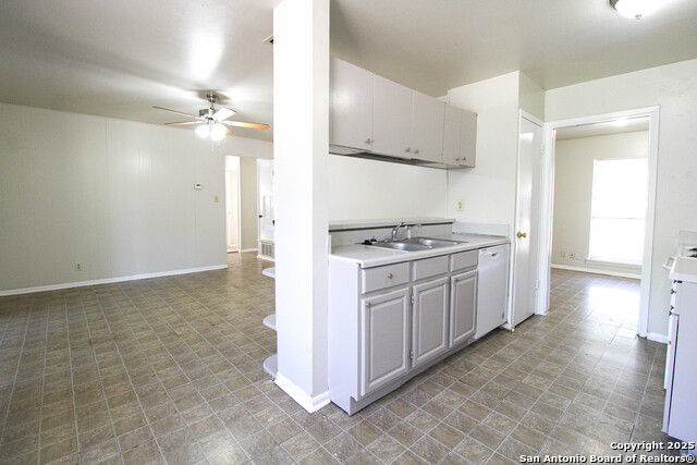 Image 8 of 38 For 10906 Lands Run