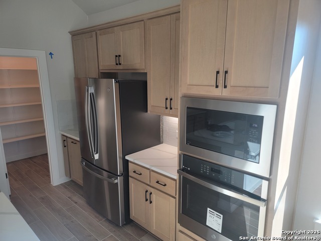 Listing photo id 2 for 1343 Red Fox