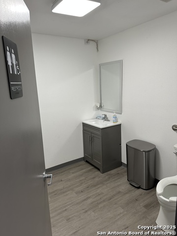 Image 8 of 8 For 1704 West Ave