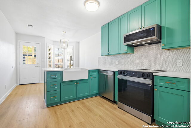 Image 3 of 15 For 2611 Eisenhauer  1005