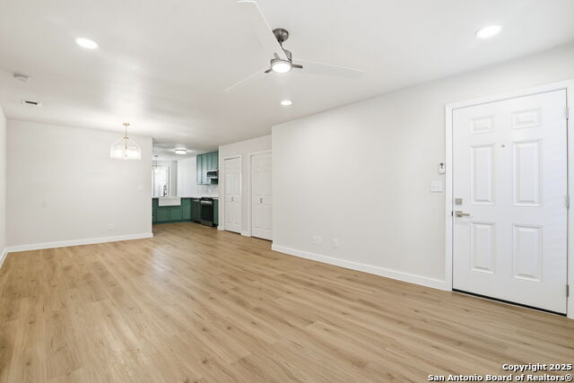 Image 6 of 15 For 2611 Eisenhauer  1005