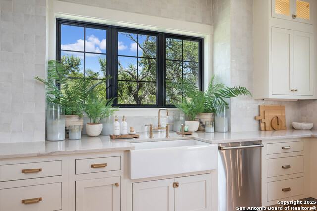 Image 17 of 50 For 324 Ridge Pt