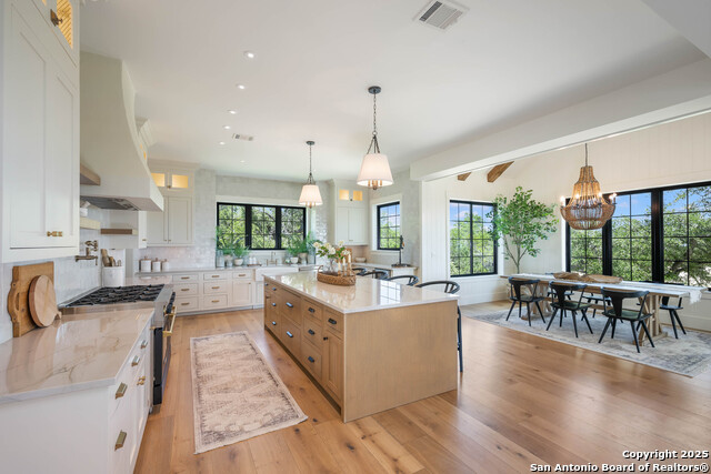 Image 22 of 50 For 324 Ridge Pt