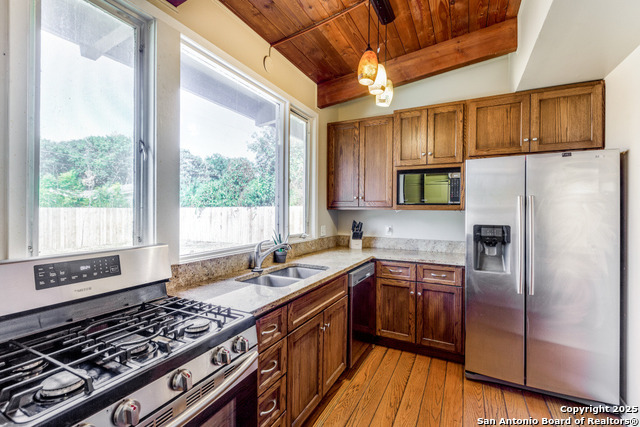 Image 10 of 22 For 623 Brightwood Pl