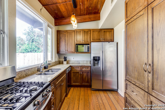 Image 11 of 22 For 623 Brightwood Pl