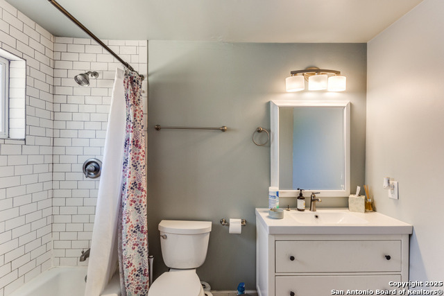 Image 15 of 22 For 623 Brightwood Pl