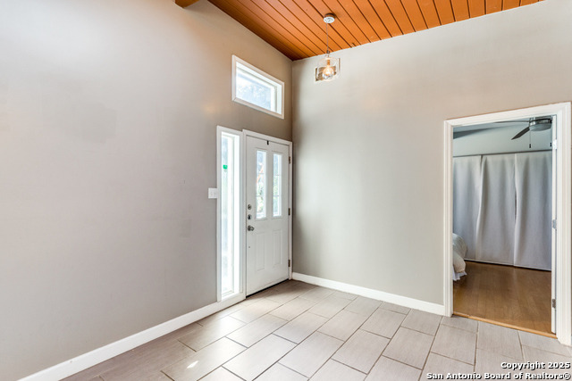 Image 2 of 22 For 623 Brightwood Pl