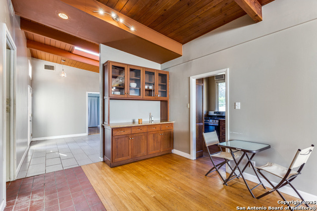 Image 5 of 22 For 623 Brightwood Pl