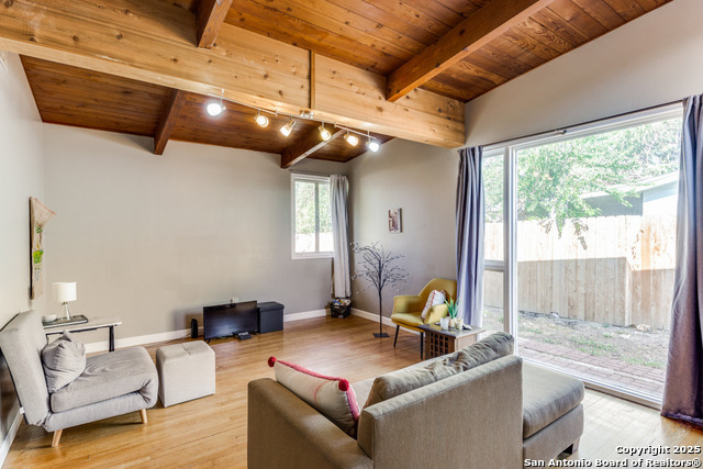 Image 8 of 22 For 623 Brightwood Pl