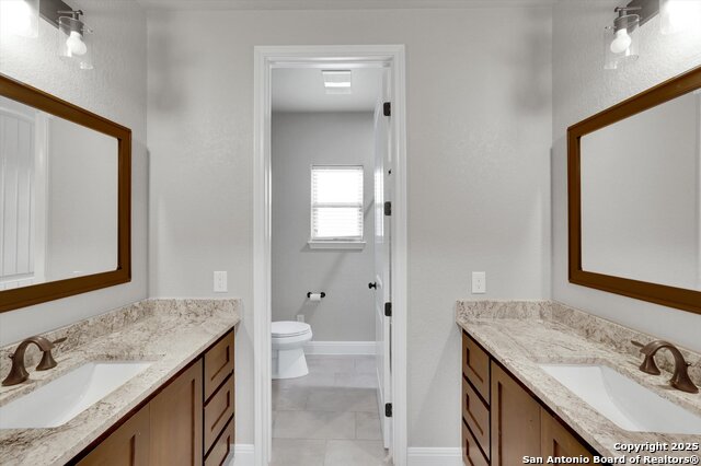 Image 18 of 49 For 839 Shady Grove