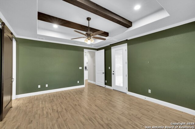 Image 33 of 49 For 839 Shady Grove