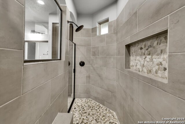 Image 39 of 49 For 839 Shady Grove