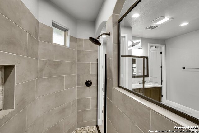 Image 40 of 49 For 839 Shady Grove