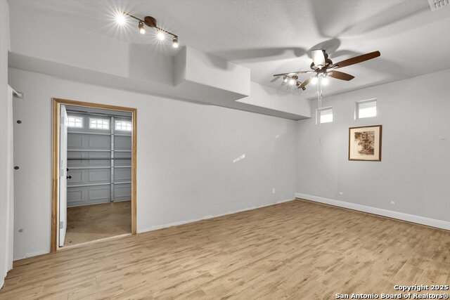 Image 42 of 49 For 839 Shady Grove